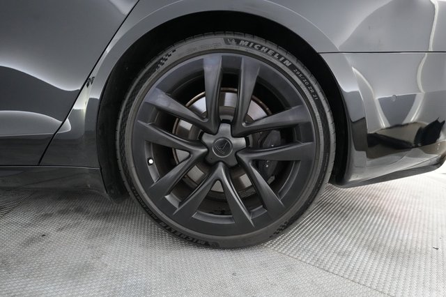2022 Tesla Model S — photo 7 of 28