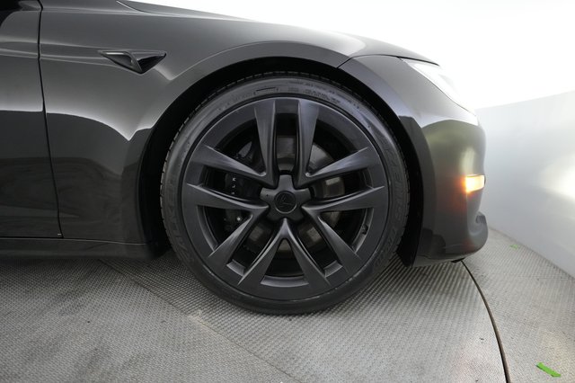 2023 Tesla Model S — photo 16 of 28