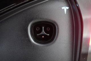 2023 Tesla Model S — photo 8 of 28