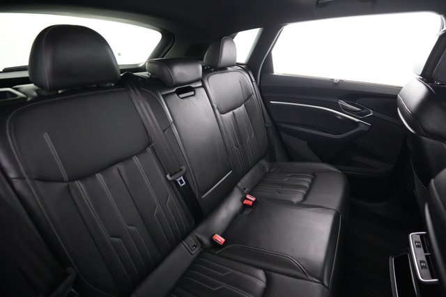 2023 Audi e-tron — photo 4 of 28