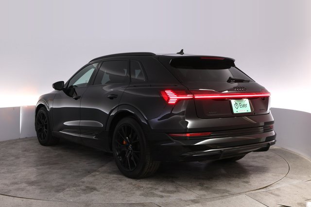 2023 Audi e-tron — photo 13 of 28