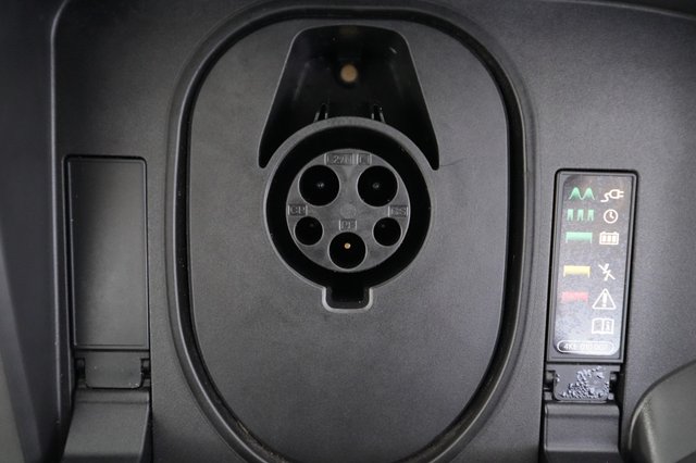 2023 Audi e-tron — photo 23 of 28