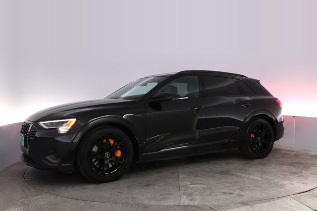 2023 Audi e-tron — photo 14 of 28