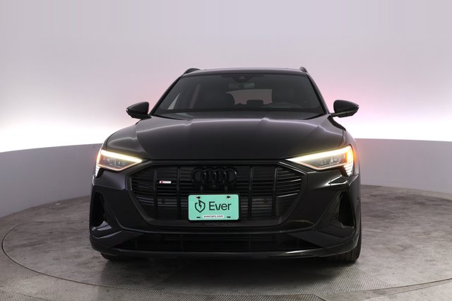 2023 Audi e-tron — photo 9 of 28