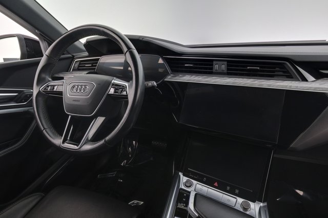 2023 Audi e-tron — photo 20 of 28