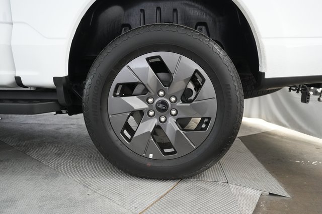2024 Ford F-150 Lightning — photo 7 of 15