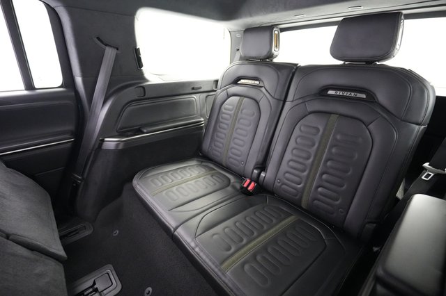 2024 Rivian R1S — photo 20 of 26