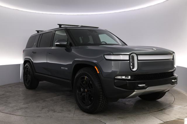 2024 Rivian R1S