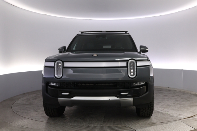 2024 Rivian R1S
