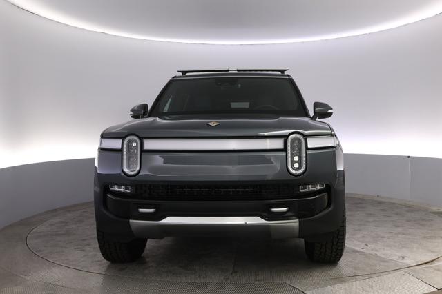 2024 Rivian R1S