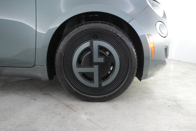 2025 Fiat 500e — photo 16 of 23