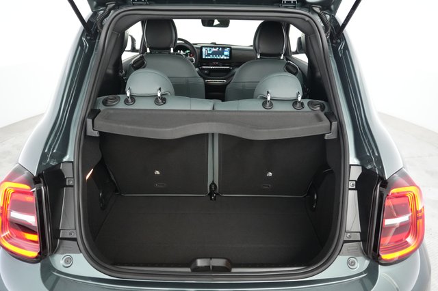 2025 Fiat 500e — photo 6 of 23