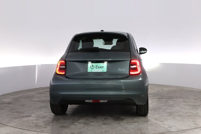 2025 Fiat 500e — photo 12 of 23