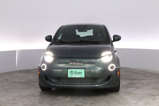 2025 Fiat 500e — photo 9 of 23
