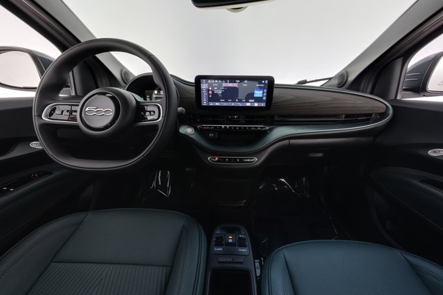 2025 Fiat 500e — photo 21 of 23
