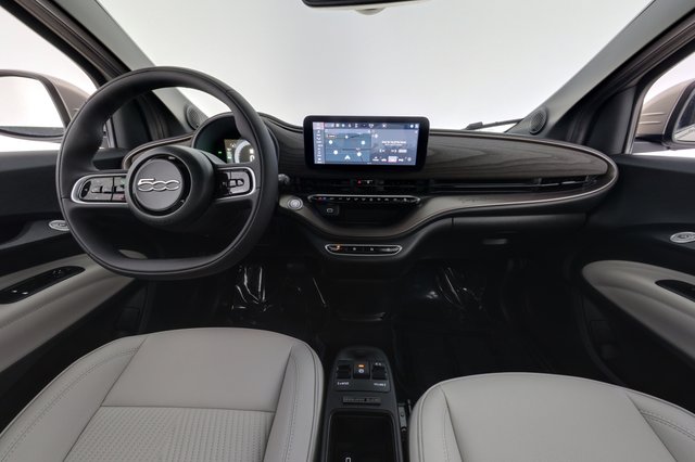 2025 Fiat 500e — photo 20 of 23