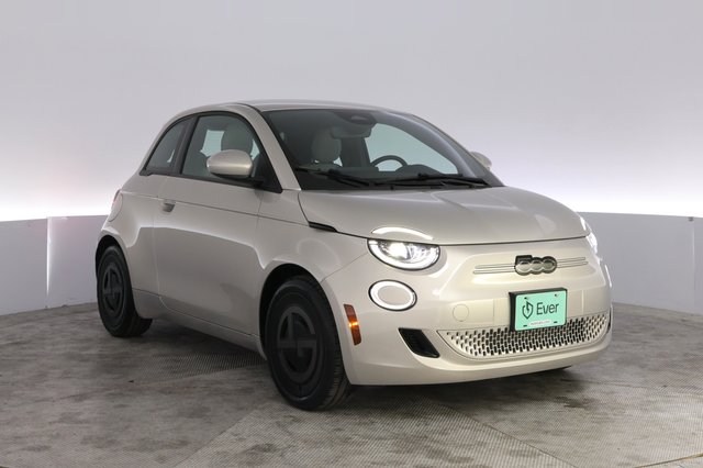 2025 Fiat 500e — photo 10 of 23