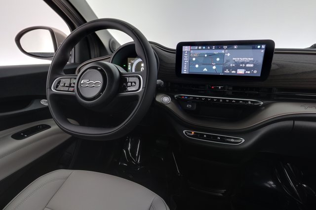 2025 Fiat 500e — photo 21 of 23