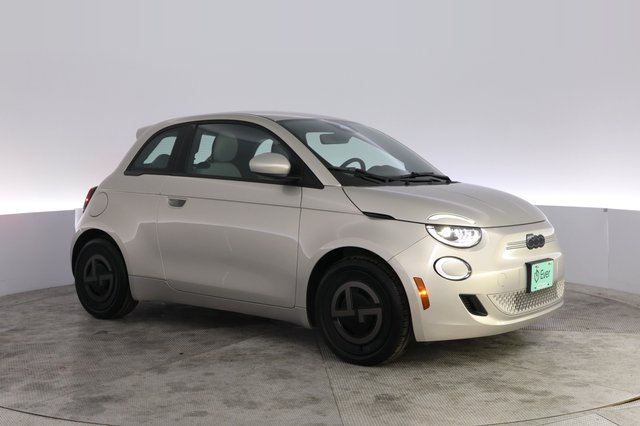 2025 Fiat 500e — photo 11 of 23