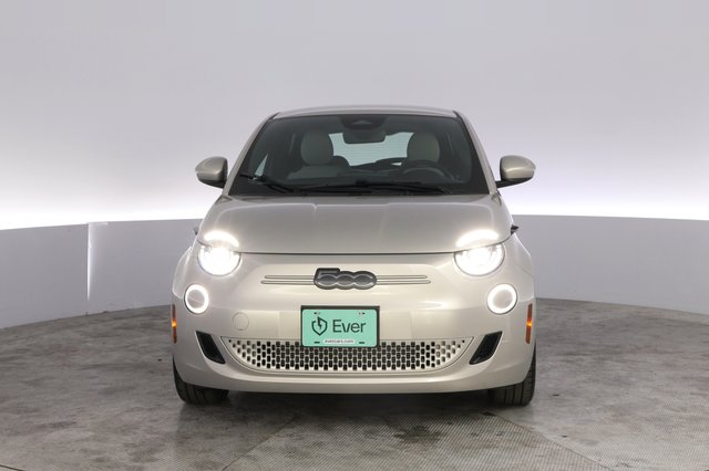 2025 Fiat 500e — photo 9 of 23