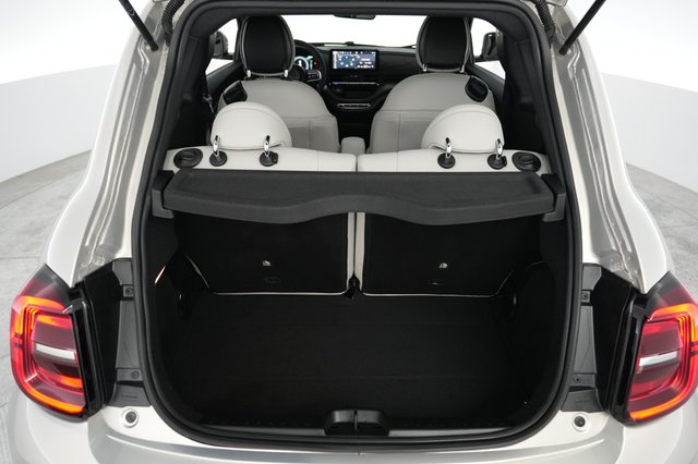 2025 Fiat 500e — photo 6 of 23