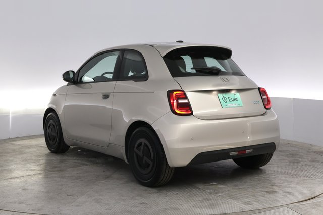 2025 Fiat 500e — photo 13 of 23