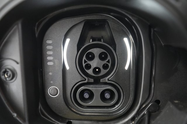 2025 Fiat 500e — photo 8 of 23