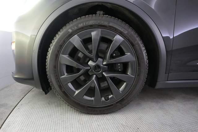 2023 Tesla Model X — photo 15 of 29