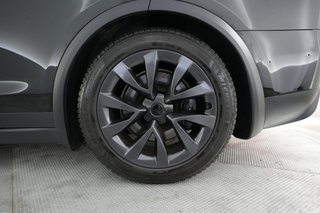 2023 Tesla Model X — photo 7 of 29