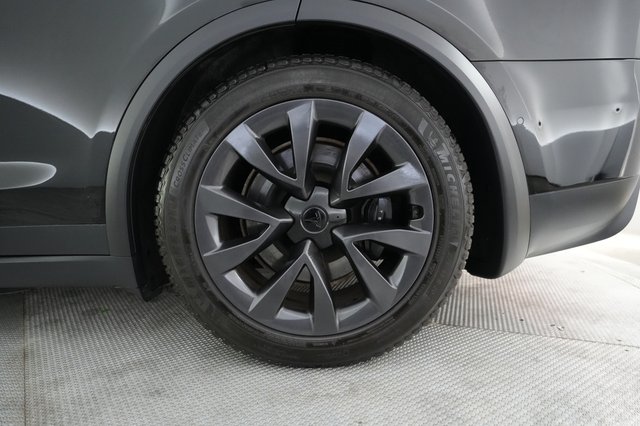 2023 Tesla Model X — photo 7 of 29
