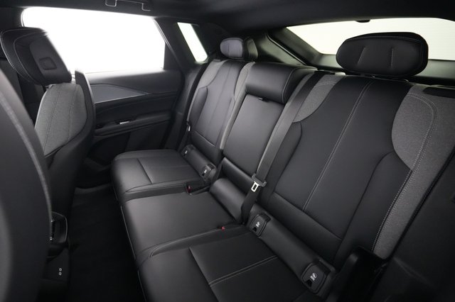 2024 Cadillac Lyriq — photo 19 of 29