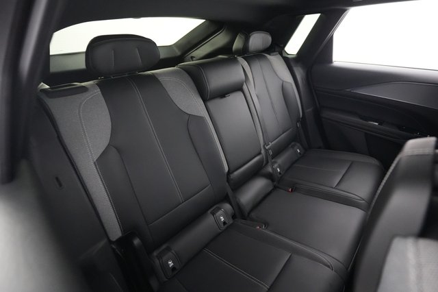 2024 Cadillac Lyriq — photo 4 of 29