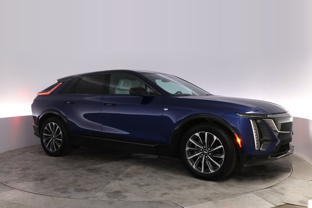 2024 Cadillac Lyriq — photo 11 of 23