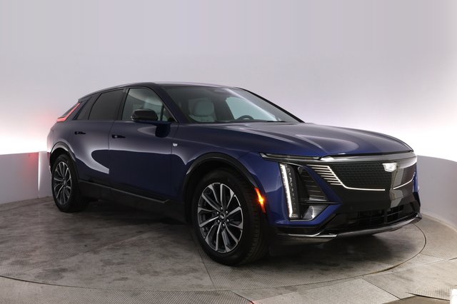 2024 Cadillac Lyriq — photo 10 of 23