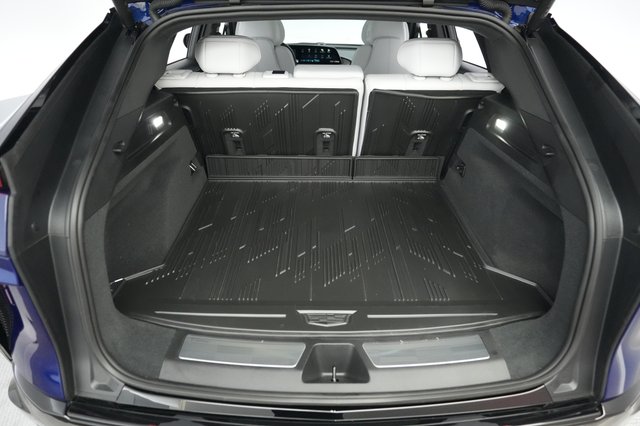 2024 Cadillac Lyriq — photo 6 of 23