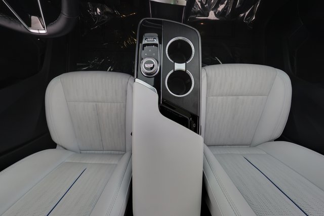 2024 Cadillac Lyriq — photo 22 of 23
