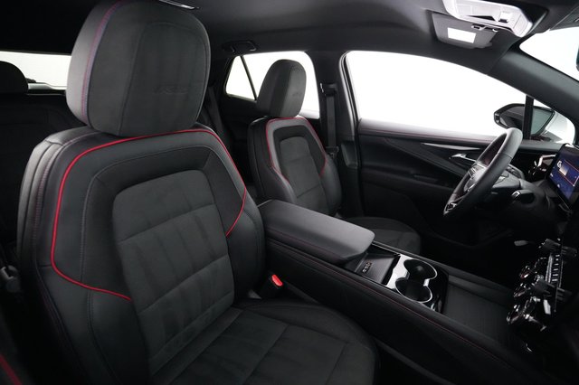 2024 Chevrolet Blazer EV — photo 18 of 24