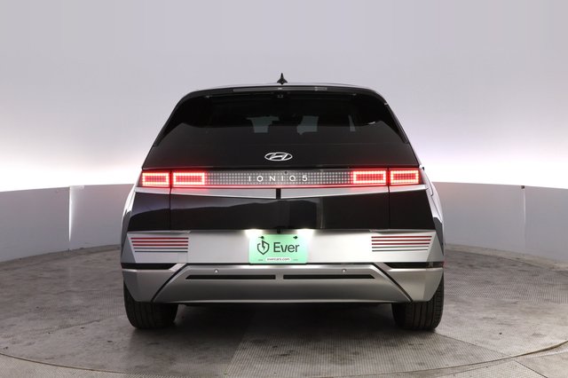 2024 Hyundai IONIQ 5 — photo 12 of 21