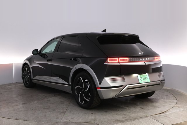 2024 Hyundai IONIQ 5 — photo 13 of 21