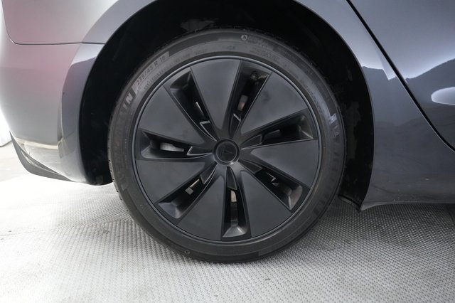 2025 Tesla Model 3 — photo 17 of 21