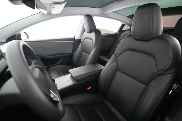 2025 Tesla Model 3 — photo 3 of 21