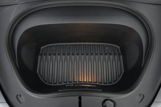 2025 Tesla Model 3 — photo 20 of 21