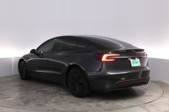 2025 Tesla Model 3 — photo 13 of 21