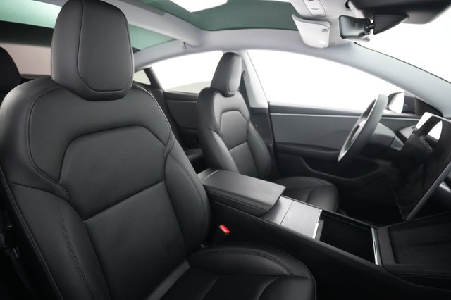 2025 Tesla Model 3 — photo 18 of 21