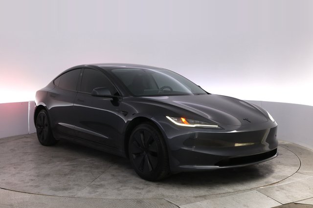 2025 Tesla Model 3 — photo 10 of 21