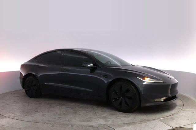 2025 Tesla Model 3 — photo 11 of 21