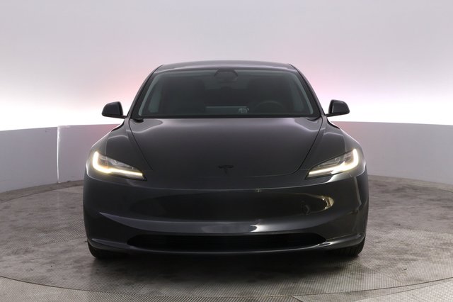 2025 Tesla Model 3 — photo 9 of 21