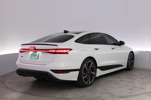 2025 Audi S6 e-tron