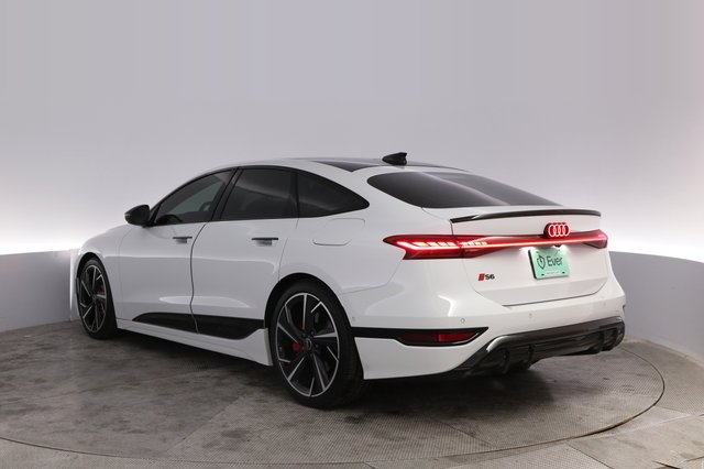 2025 Audi S6 e-tron — photo 13 of 29