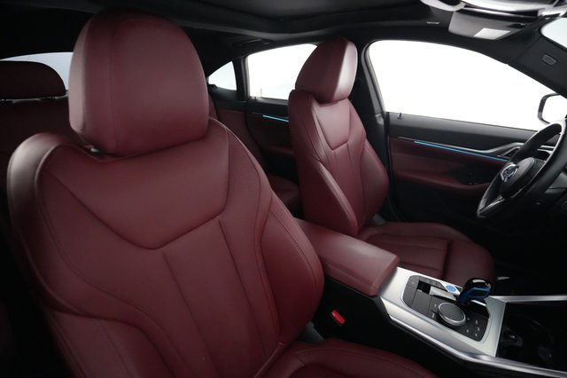 2022 BMW i4 — photo 18 of 22